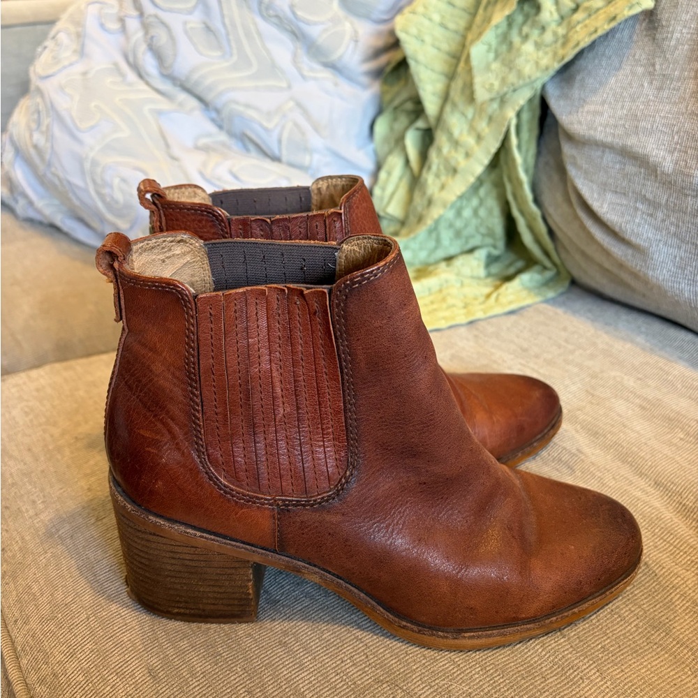 Sofft Cognac Brown Leather Chelsea Ankle Boots